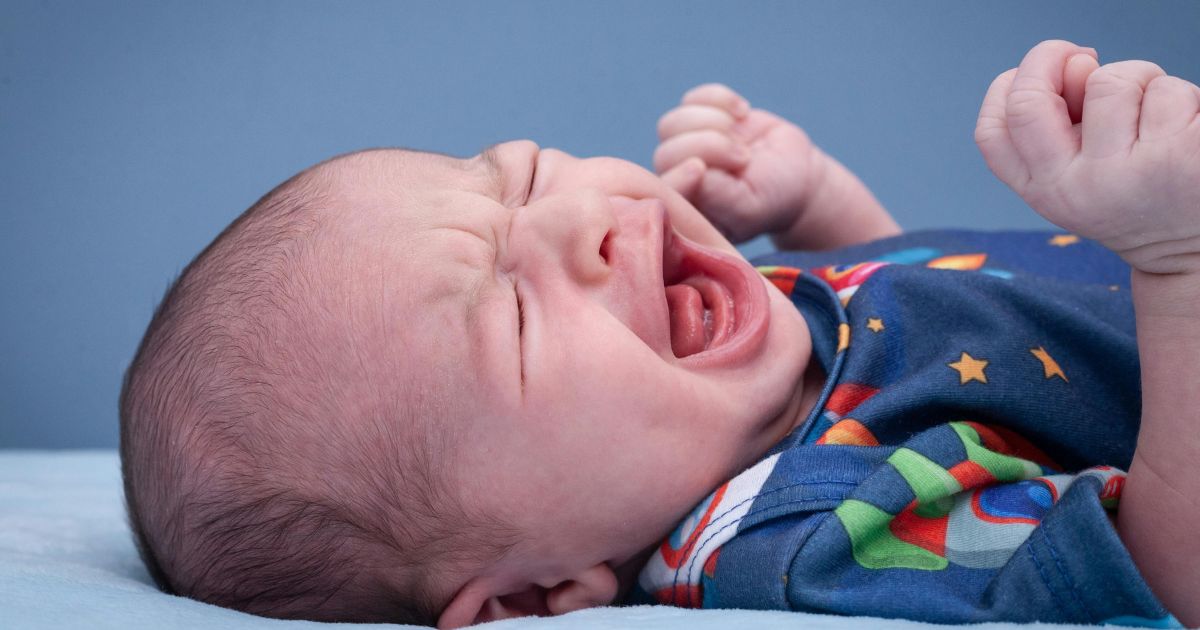 Cara Mengatasi Bayi Masuk Angin dan Muntah